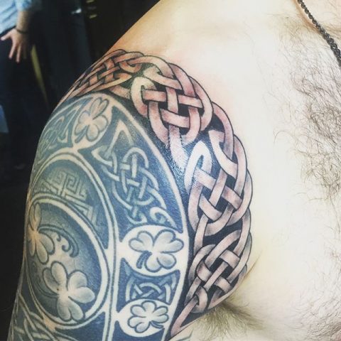 Polynesian shoulder tattoo