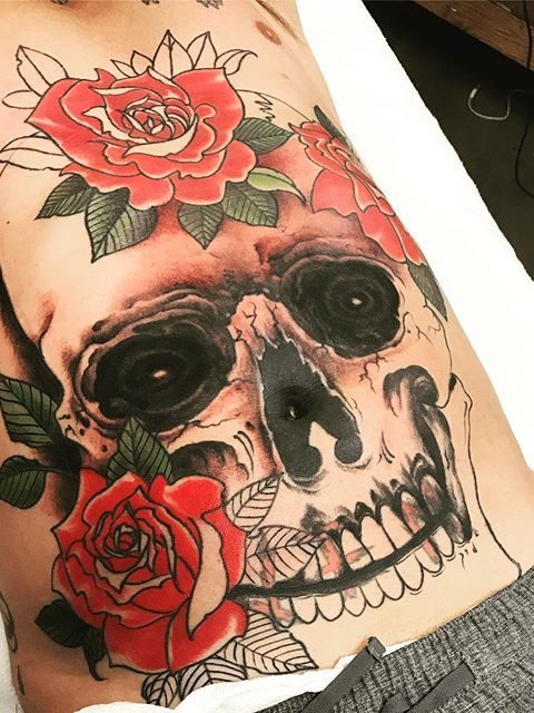 skull and roses tattoo